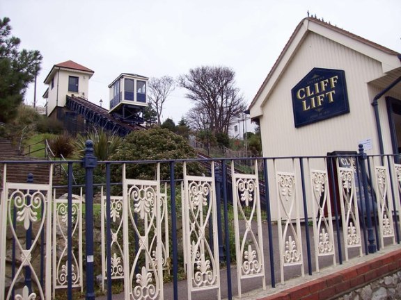 The Cliff Lift on Southend sea front is 40m long and rises 17m between levels. Originally built as an escalator in 1901 it was converted into a funicular car lift in 1912. © Len Williams & licensed for reuse under Creative Commons Licence