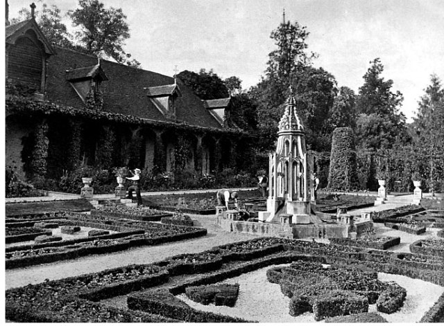 ashridge_fountain_photo_original