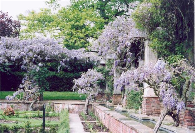 Stoke Poges Memorial Gardens, National Gardens Scheme