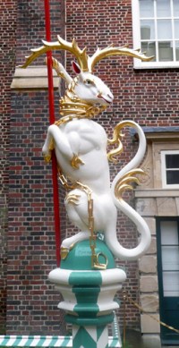 The silver yale of the Beauforts in the reconstructed Tudor garden at Hampton Court http://patrickbaty.co.uk/2009/09/03/a-tudor-garden/