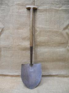 a more modern, shorter shafted Devon Spade http://www.thevintagegardenstore.com