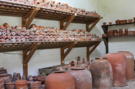 An array of pots at Clumber Park, image from http://www.jibberjabberuk.co.uk/2014/08/kitchen-garden-notes-walled-kitchen.html