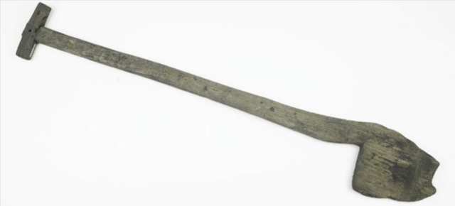 Wooden spade found on Bankside, c.15thc Museum of London