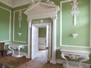 The interior of the Bowling Green House © David Marsh 2014