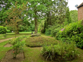 images of Petts Wood Memorial Garden by Mike (waiting patiently) from Flickr.com