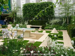The Woolworth Garden at Chelsea, 2004 http://www.davideaves.co.uk/Chelsea/crw_14400.php