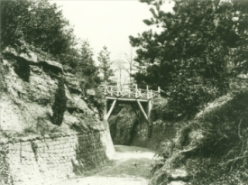 The Drive at Bitham Hall, http://www.avondassett.com