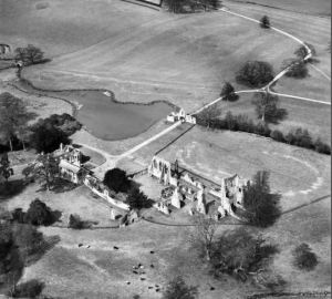 Bayham Abbey and surrounding parkland, Lamberhurst, 1953. from http://www.britainfromabove.org.uk/