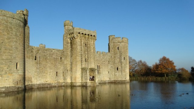 https://www.nationaltrust.org.uk/bodiam-castle