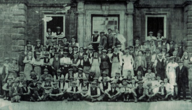 The worforce at Upton in 1927 from https://uptonhousent.wordpress.com