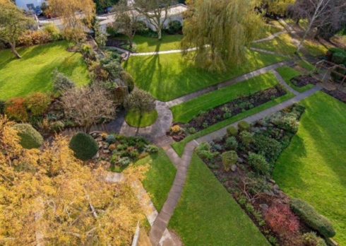 part of the gardens at Highpoint http://www.hamhigh.co.uk/property/highgate_s_highpoint_has_flats_for_many_budgets_1_3867370